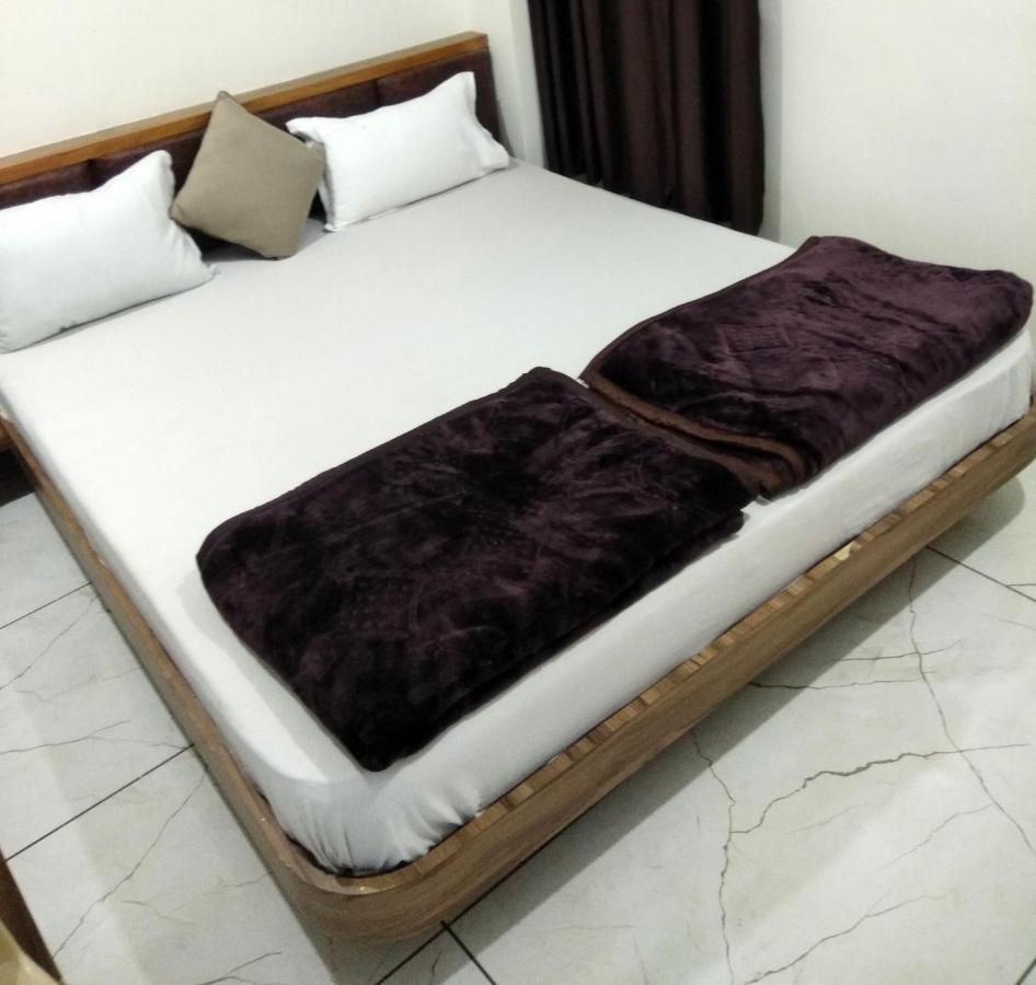 אחמדאבאד Hotel Milan מראה חיצוני תמונה