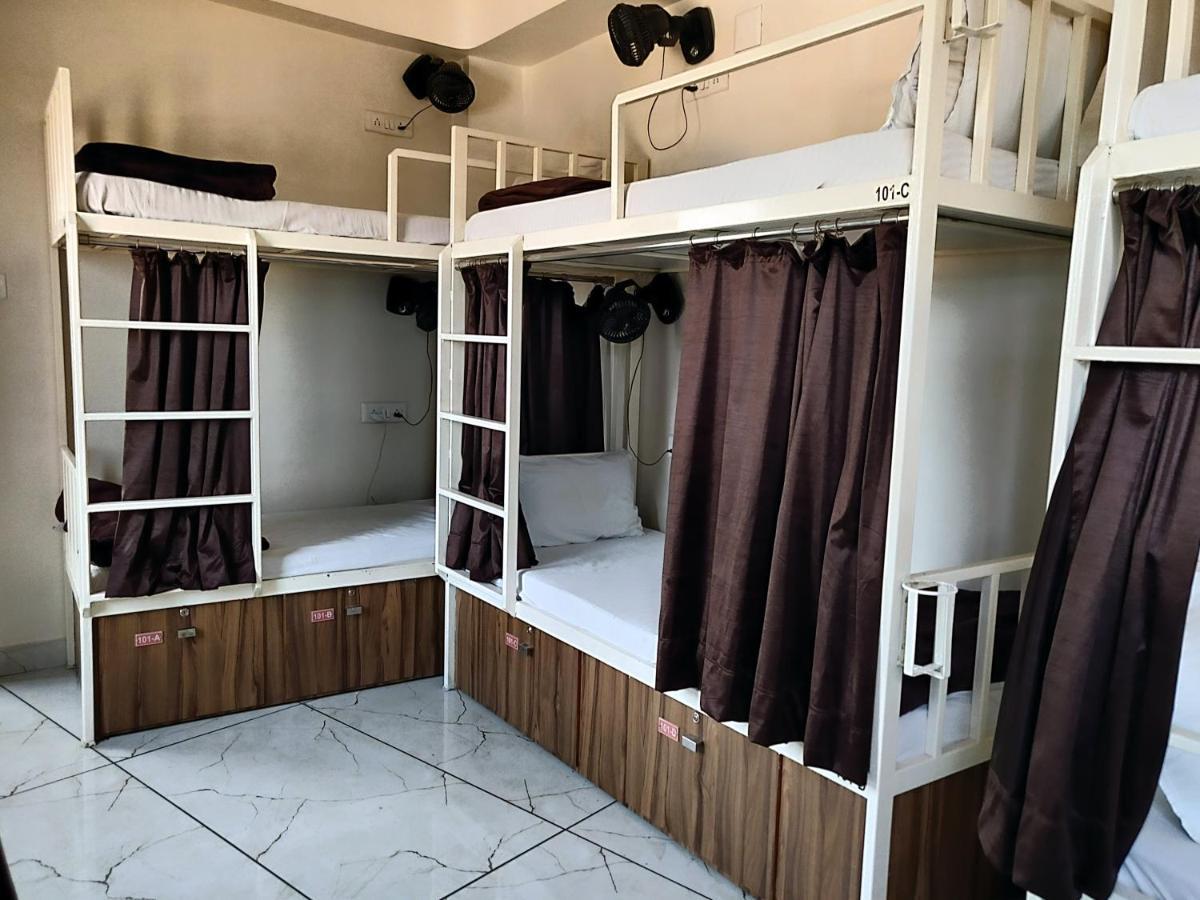 אחמדאבאד Hotel Milan מראה חיצוני תמונה