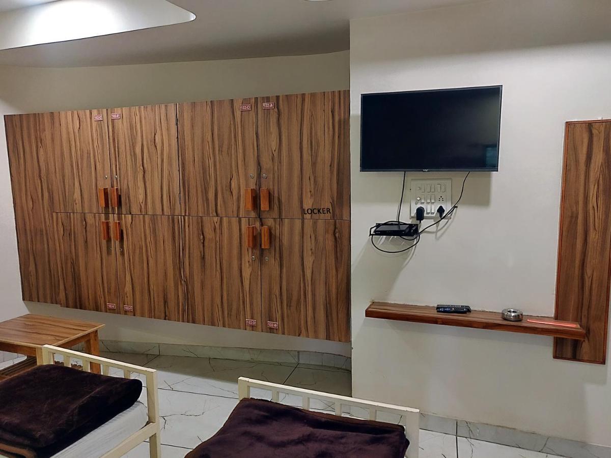 אחמדאבאד Hotel Milan מראה חיצוני תמונה