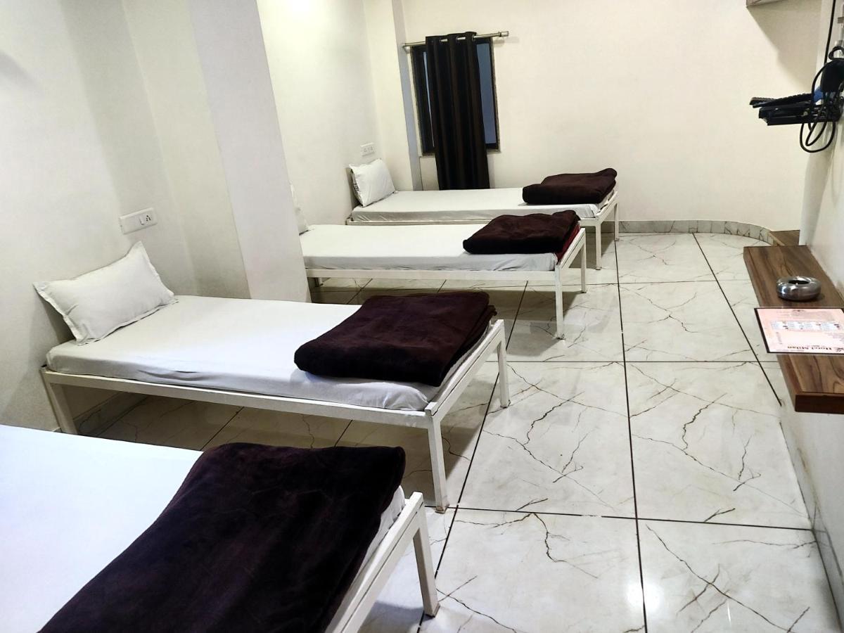 אחמדאבאד Hotel Milan מראה חיצוני תמונה
