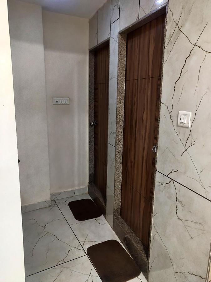 אחמדאבאד Hotel Milan מראה חיצוני תמונה