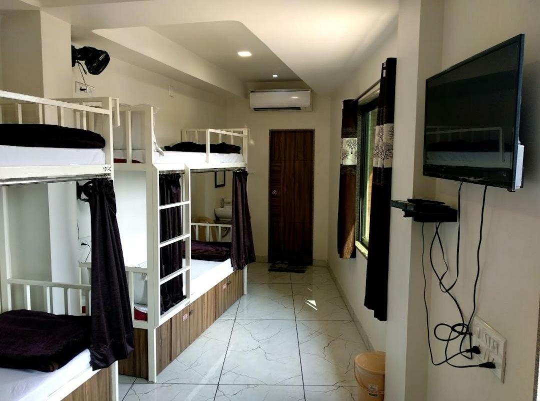 אחמדאבאד Hotel Milan מראה חיצוני תמונה